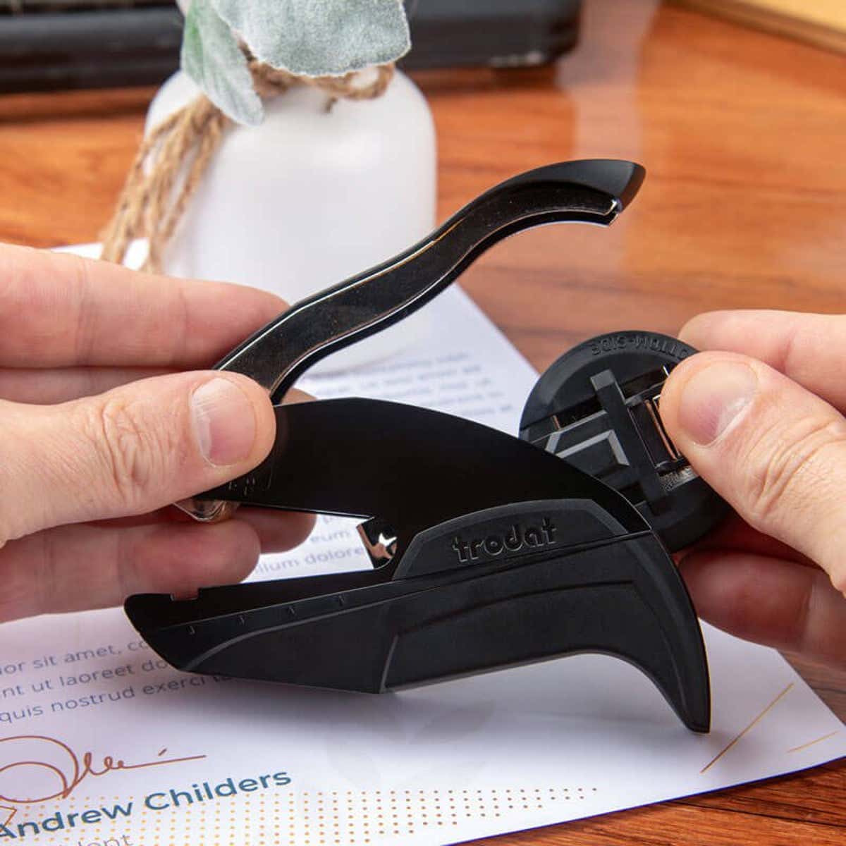 How to assemble your embosser 